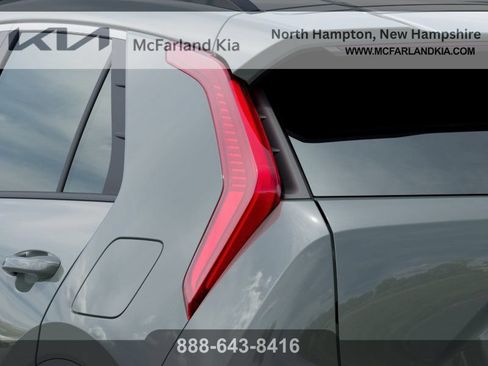 New 2026 Kia Niro EX FWD image 11