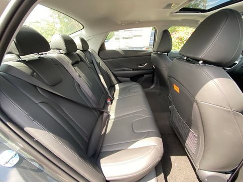 New 2026 Hyundai Elantra Limited FWD image 34