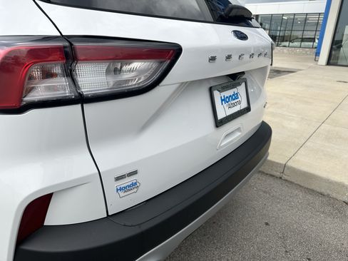 Used 2022 Ford Escape SE w/ Cold Weather Package AWD/4WD image 14