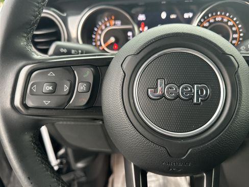 Used 2022 Jeep Wrangler Unlimited Sport AWD/4WD image 25