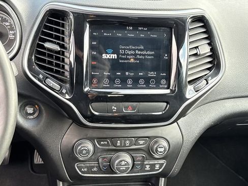 Used 2019 Jeep Cherokee Limited AWD/4WD image 17
