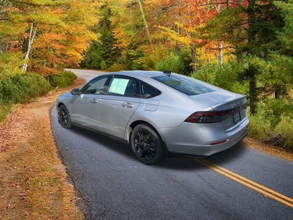 Certified 2025 Honda Accord SE image 11