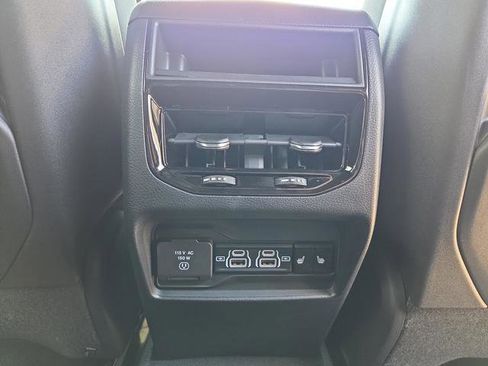 New 2025 Jeep Grand Cherokee Limited w/ Luxury Tech Group II image 37