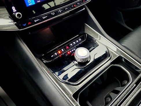 Used 2022 Jeep Wagoneer Series II w/ Convenience Group I image 17