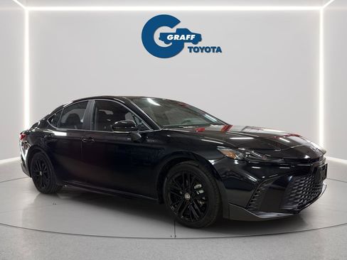 Used 2026 Toyota Camry SE FWD image 4