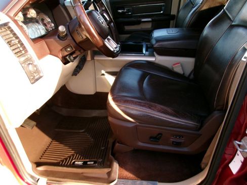 Used 2014 RAM 2500 Longhorn image 32