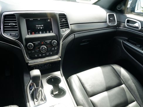 Used 2018 Jeep Grand Cherokee Limited w/ Trailer Tow Group IV AWD/4WD image 18