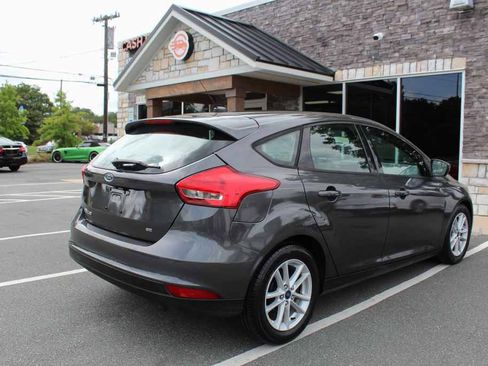 Used 2018 Ford Focus SE FWD image 5