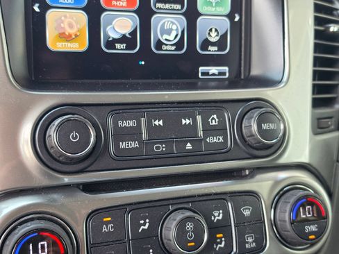 Used 2018 Chevrolet Tahoe LT w/ Luxury Package AWD/4WD image 18