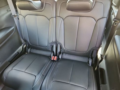 New 2026 Jeep Grand Cherokee L Limited w/ Limited Altitude Package image 9