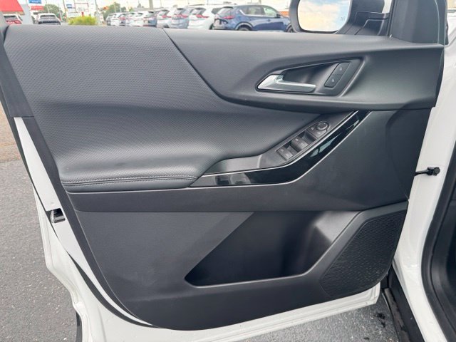 Used 2026 Chevrolet Equinox LT AWD/4WD image 19