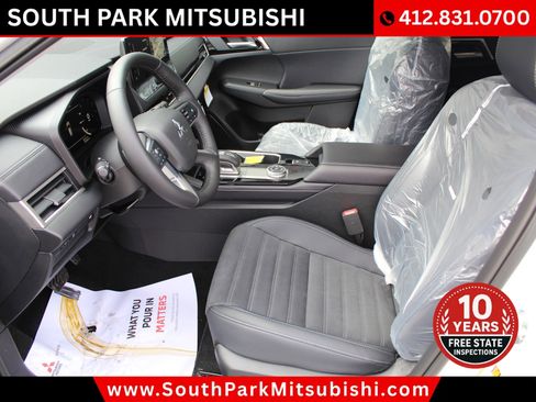 New 2026 Mitsubishi Outlander SE image 12