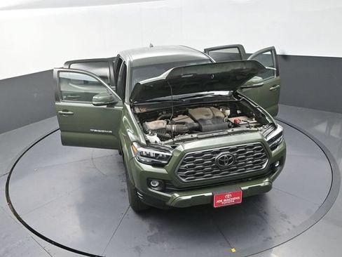 Used 2022 Toyota Tacoma TRD Sport w/ Technology Package AWD/4WD image 40