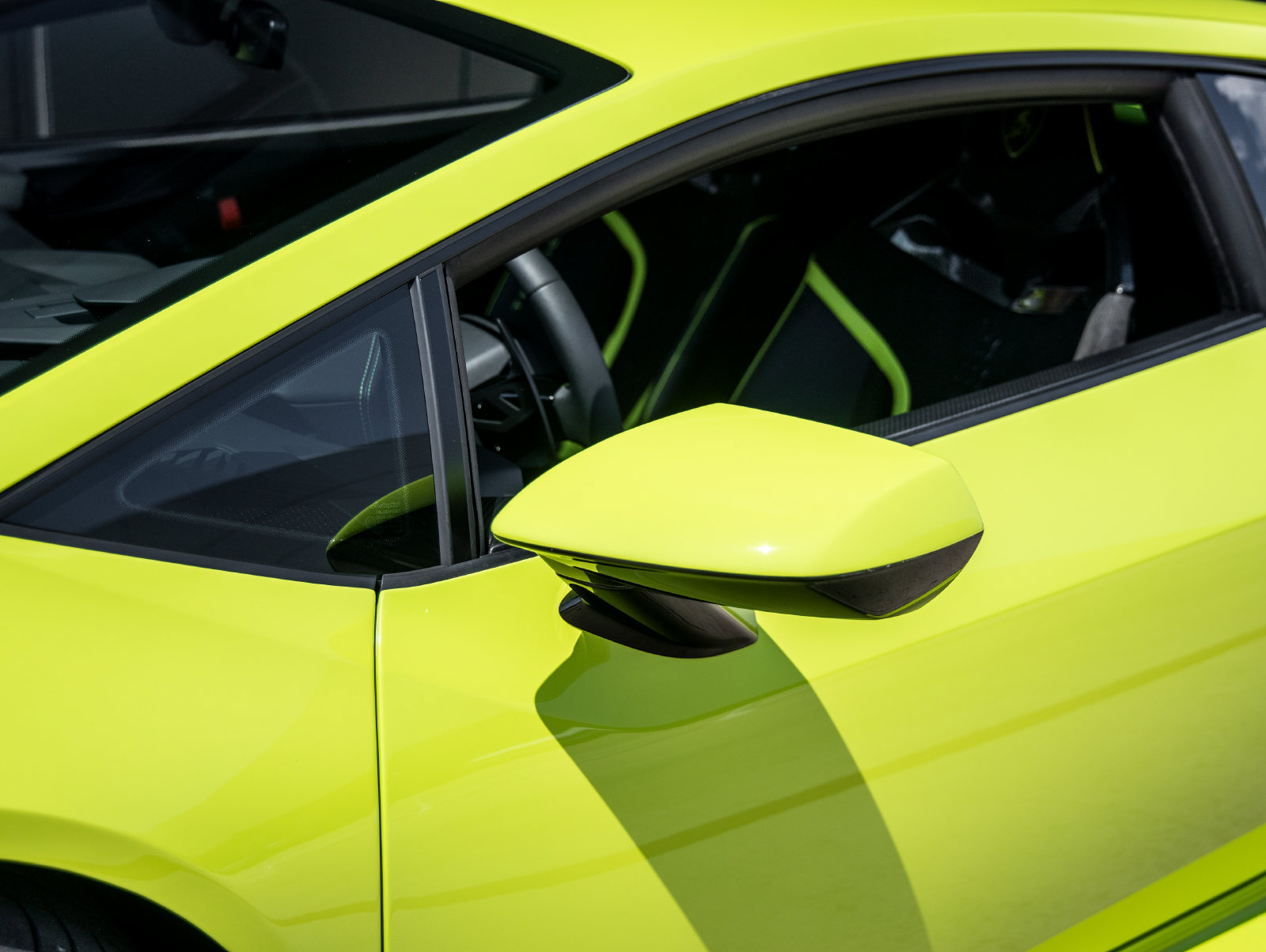 Used 2024 Lamborghini Huracan Tecnica RWD image 17