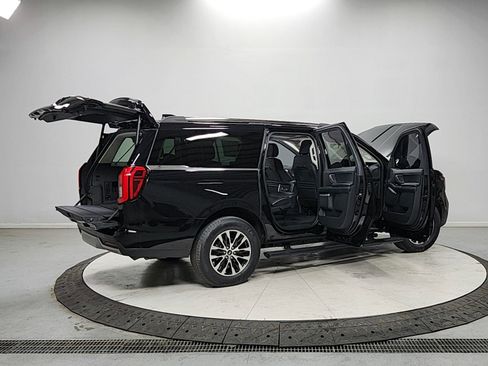 Used 2025 Ford Expedition Max Platinum AWD/4WD image 15