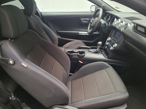 Used 2016 Ford Mustang Coupe image 21