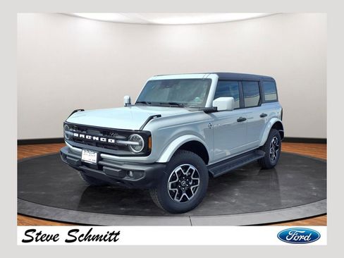 New 2026 Ford Bronco Outer Banks AWD/4WD image 1