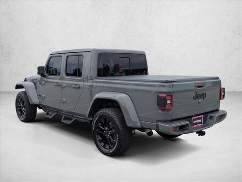 Used 2023 Jeep Gladiator Overland AWD/4WD image 7