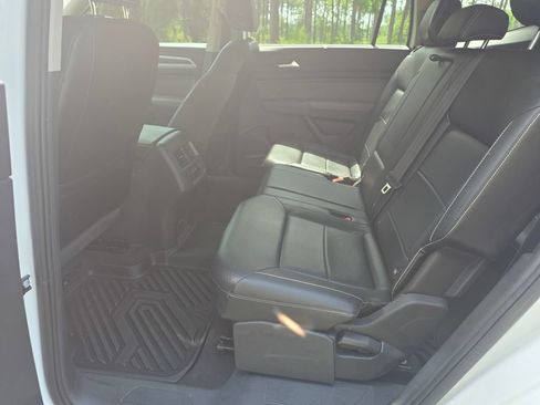 Used 2021 Volkswagen Atlas SE FWD image 16