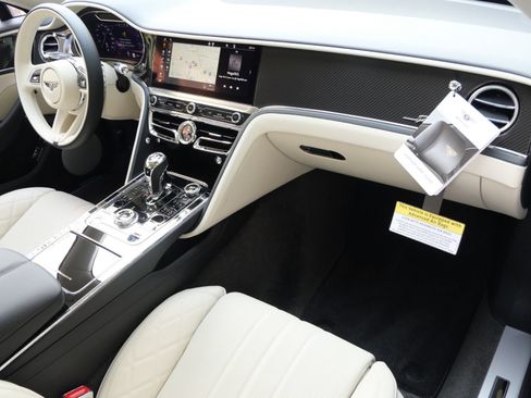 Used 2024 Bentley Flying Spur W12 AWD/4WD image 2