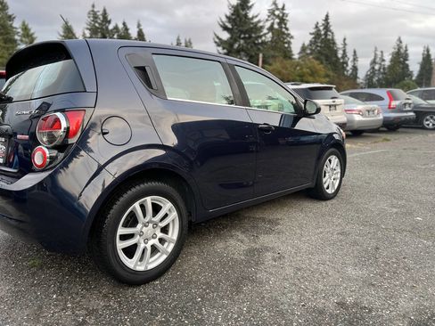 Used 2016 Chevrolet Sonic LT w/ Fun and Sun Package image 5