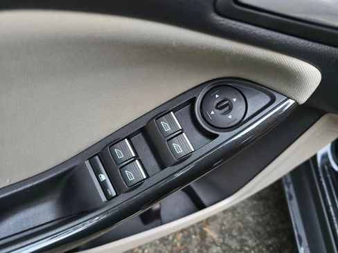 Used 2015 Ford Focus Electric Hatchback 4D w/ Exterior Protection Package image 25