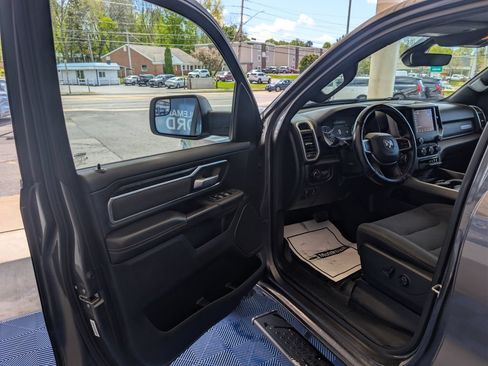 Used 2019 RAM 1500 Big Horn AWD/4WD image 14