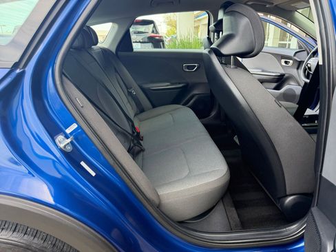 Used 2025 Kia K4 LXS image 27