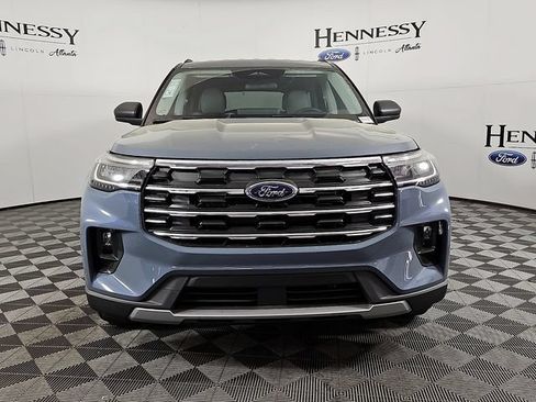 Used 2026 Ford Explorer Active w/ Active Comfort Package RWD image 3