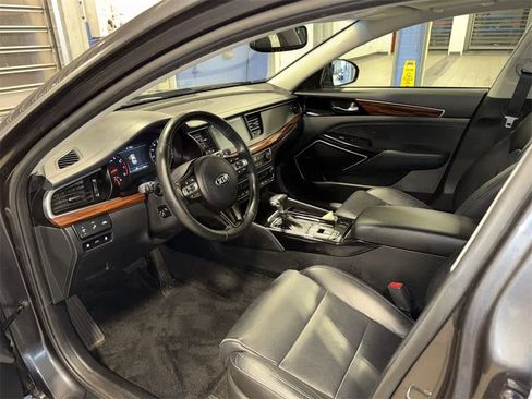 Used 2018 Kia Cadenza Technology image 27