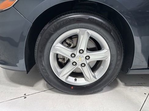 Used 2020 Chevrolet Malibu LS FWD image 2