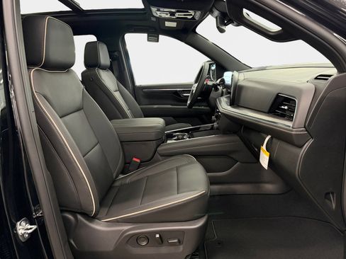 New 2026 Chevrolet Tahoe Premier w/ Sun And Tow Package AWD/4WD image 13