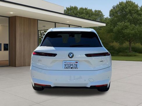 Used 2026 BMW iX xDrive45 w/ Premium Package image 11