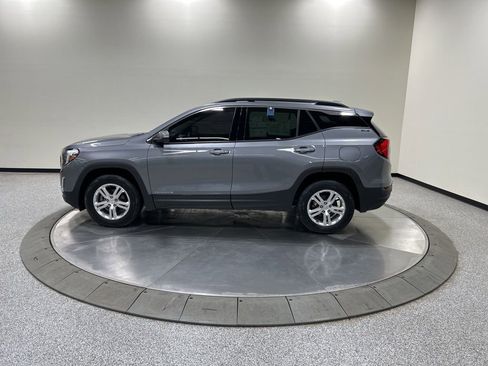 Used 2020 GMC Terrain SLE w/ Driver Convenience Package image 9