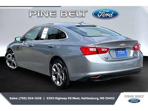 Used 2024 Chevrolet Malibu LT FWD image 2