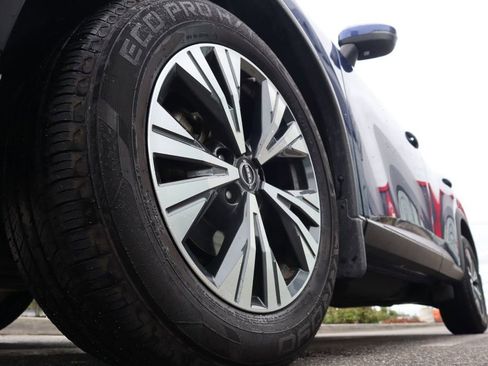 Certified 2023 Nissan Rogue SV AWD/4WD image 11