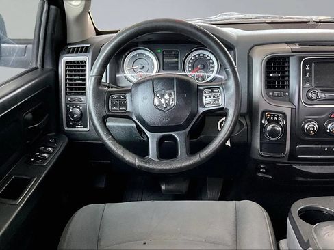 Used 2015 RAM 1500 Express RWD image 9