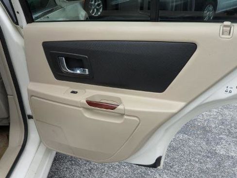 Used 2005 Cadillac SRX w/ Preferred Equipment Group image 10