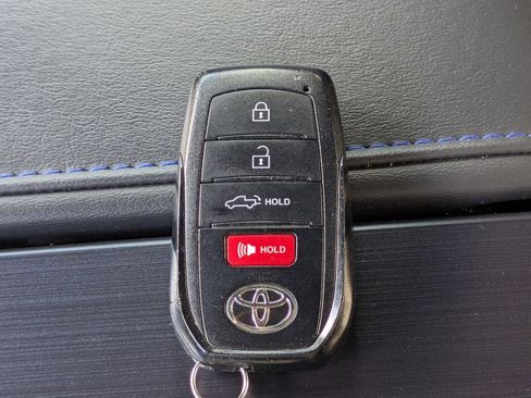 Used 2023 Toyota Tundra Platinum image 31