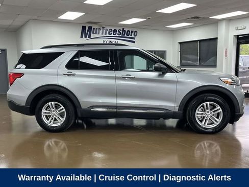 Used 2022 Ford Explorer XLT AWD/4WD image 4