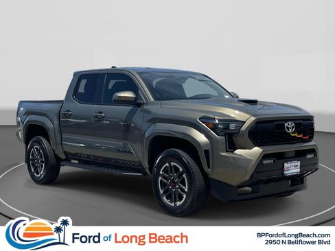 Used 2025 Toyota Tacoma TRD Sport AWD/4WD image 1