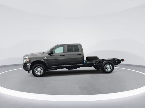 New 2024 RAM 3500 Tradesman w/ Chrome Appearance Group AWD/4WD image 6