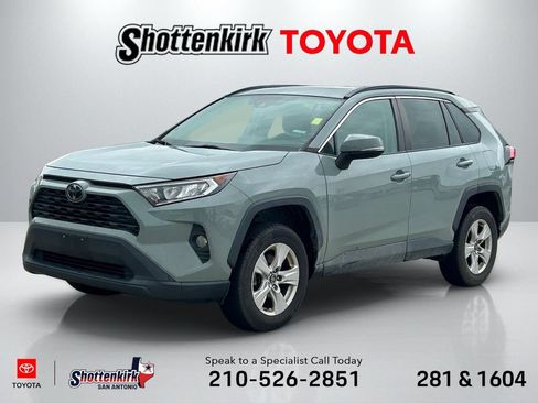 Used 2019 Toyota RAV4 XLE w/ Convenience Package AWD/4WD image 1