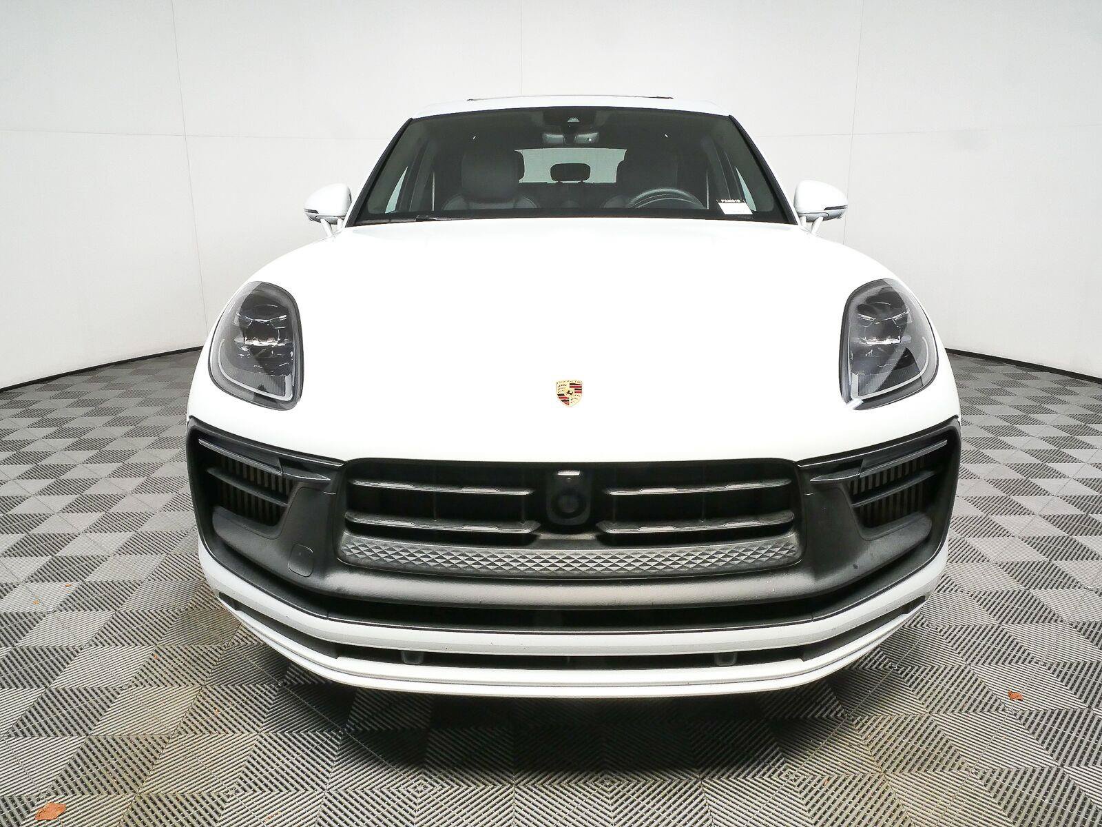 Certified 2023 Porsche Macan GTS AWD/4WD image 37