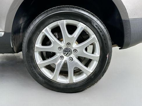 Used 2010 Volkswagen Touareg VR6 image 28