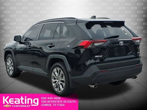 Used 2022 Toyota RAV4 XLE Premium FWD image 2