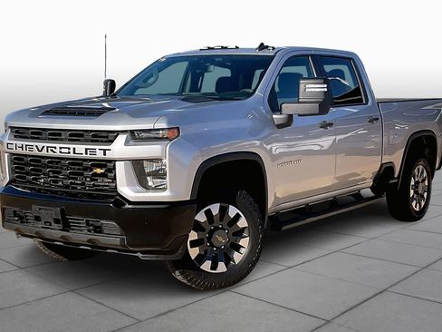 Used 2021 Chevrolet Silverado 2500 Custom w/ Custom Value Package image 3