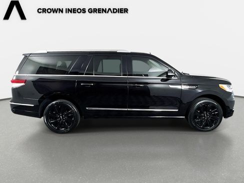 Used 2024 Lincoln Navigator L Reserve AWD/4WD image 4