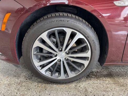 Used 2019 Buick Regal Essence w/ Driver Confidence Package I FWD image 25