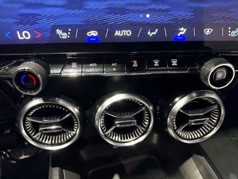Used 2024 Chevrolet Blazer EV LT AWD/4WD image 96